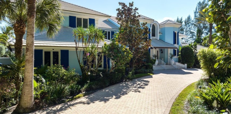 House in Gulf Stream, Florida 6 bedrooms, 826.64 sq.m. № 2397829