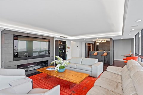 Condo in Tampa, Florida, 4 bedrooms  № 1919328 - photo 11