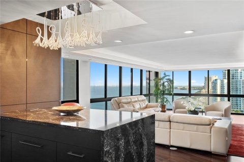 Condo in Tampa, Florida, 4 bedrooms  № 1919328 - photo 10