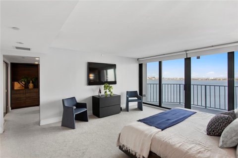 Condo in Tampa, Florida, 4 bedrooms  № 1919328 - photo 18