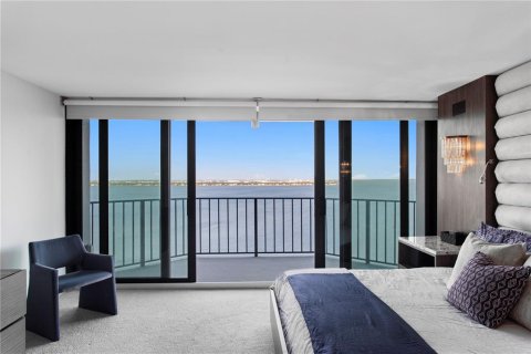 Condo in Tampa, Florida, 4 bedrooms  № 1919328 - photo 19