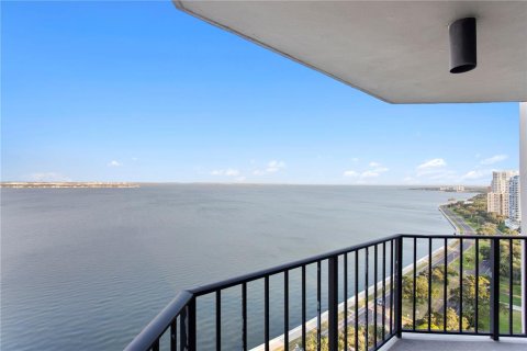 Condo in Tampa, Florida, 4 bedrooms  № 1919328 - photo 23