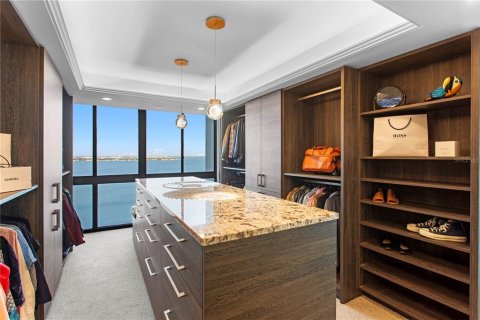 Condo in Tampa, Florida, 4 bedrooms  № 1919328 - photo 24