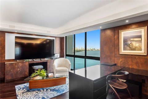 Condo in Tampa, Florida, 4 bedrooms  № 1919328 - photo 13