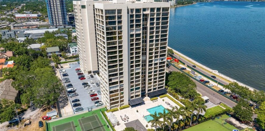 Condominio en Tampa, Florida, 4 dormitorios № 1919328