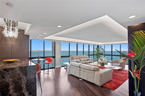 Condo in Tampa, Florida, 4 bedrooms  № 1919328 - photo 4