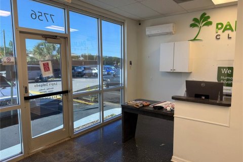 Immobilier commercial à louer à Tampa, Floride: 306.58 m2 № 2116394 - photo 2