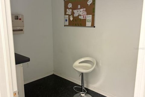 Immobilier commercial à louer à Tampa, Floride: 306.58 m2 № 2116394 - photo 5