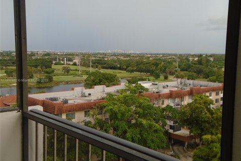 Copropriété à louer à Lauderhill, Floride: 2 chambres, 90.3 m2 № 2016779 - photo 11