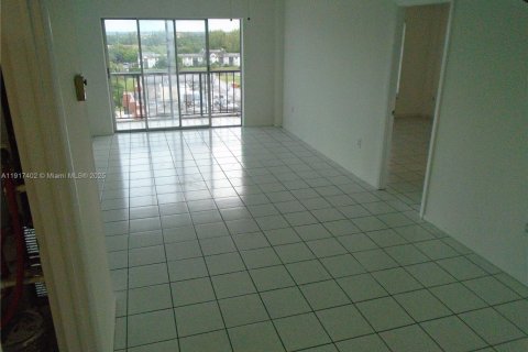 Copropriété à louer à Lauderhill, Floride: 2 chambres, 90.3 m2 № 2016779 - photo 7