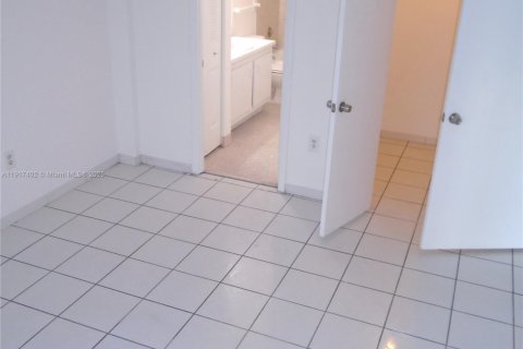 Copropriété à louer à Lauderhill, Floride: 2 chambres, 90.3 m2 № 2016779 - photo 18