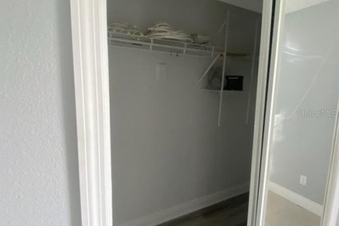 Condo in Tampa, Florida, 1 bedroom  № 1837799 - photo 13