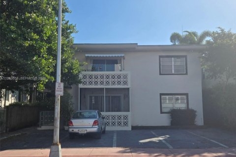 Condo in Miami Beach, Florida  № 2027283 - photo 22