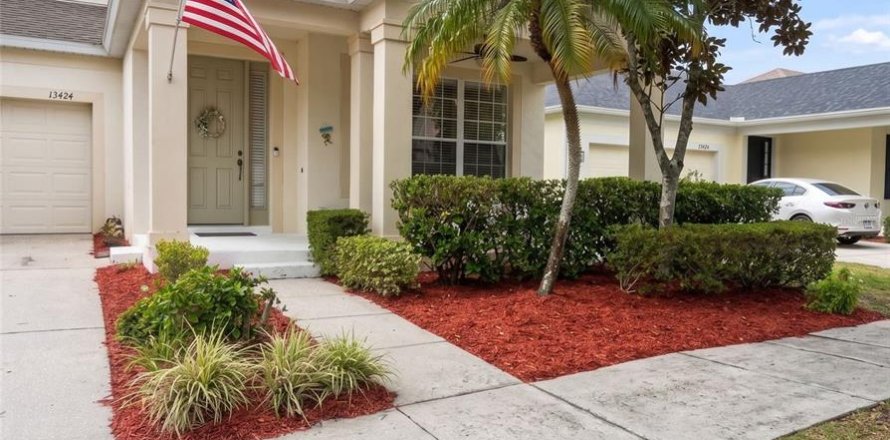 House in Windermere, Florida 4 bedrooms, 203.46 sq.m. № 2151032