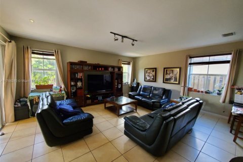 Villa ou maison à vendre à Doral, Floride: 4 chambres, 283.63 m2 № 1716027 - photo 18