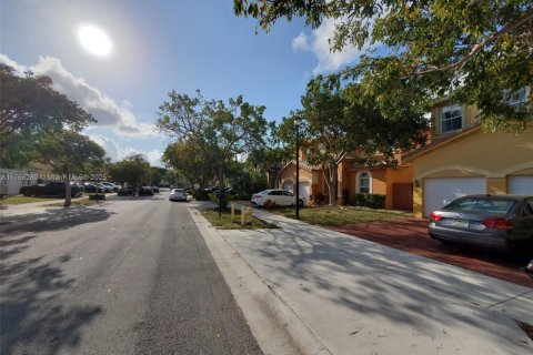 Villa ou maison à vendre à Doral, Floride: 4 chambres, 283.63 m2 № 1716027 - photo 3