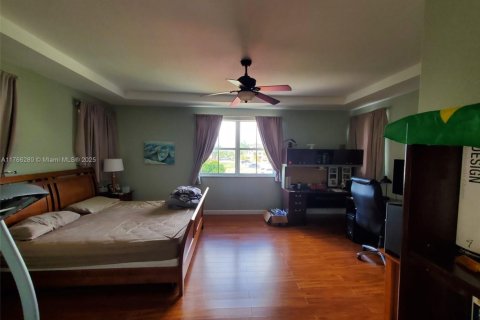 Villa ou maison à vendre à Doral, Floride: 4 chambres, 283.63 m2 № 1716027 - photo 6