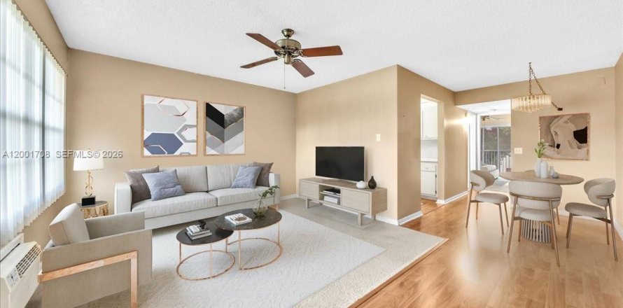 Condo in Pembroke Pines, Florida, 1 bedroom  № 2065876