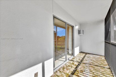 Condo in Pembroke Pines, Florida, 1 bedroom  № 2065876 - photo 23