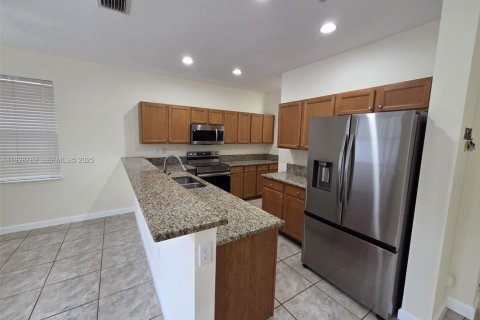 Снять в аренду виллу или дом в Хайалиа, Флорида 5 спален, 256.32м2, № 1986982 - фото 16