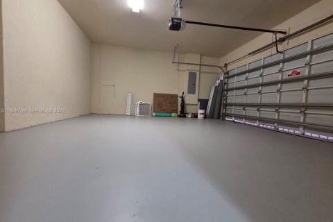 Снять в аренду виллу или дом в Хайалиа, Флорида 5 спален, 256.32м2, № 1986982 - фото 25