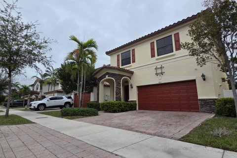 Снять в аренду виллу или дом в Хайалиа, Флорида 5 спален, 256.32м2, № 1986982 - фото 15