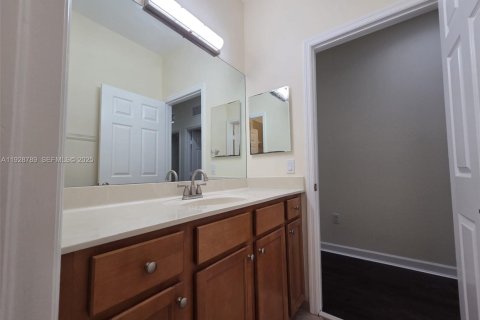 Снять в аренду виллу или дом в Хайалиа, Флорида 5 спален, 256.32м2, № 1986982 - фото 13