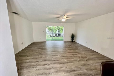 Condominio en alquiler en Sarasota, Florida, 2 dormitorios, 90.77 m2 № 1905863 - foto 6