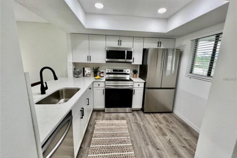 Condominio en alquiler en Sarasota, Florida, 2 dormitorios, 90.77 m2 № 1905863 - foto 5