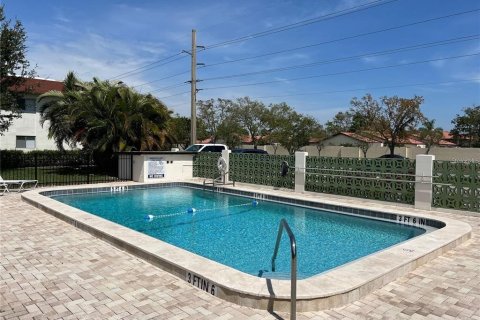 Condominio en alquiler en Sarasota, Florida, 2 dormitorios, 90.77 m2 № 1905863 - foto 12