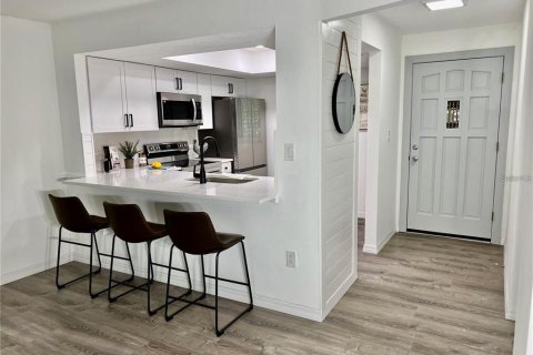 Condominio en alquiler en Sarasota, Florida, 2 dormitorios, 90.77 m2 № 1905863 - foto 4