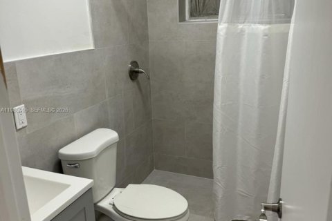 Снять в аренду виллу или дом в Халландейл-Бич, Флорида 3 спальни, 212.47м2, № 2050833 - фото 5