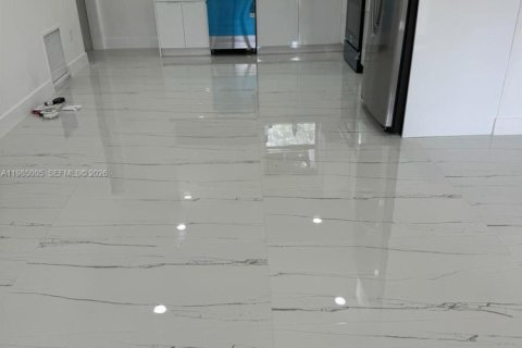 Снять в аренду виллу или дом в Халландейл-Бич, Флорида 3 спальни, 212.47м2, № 2050833 - фото 4