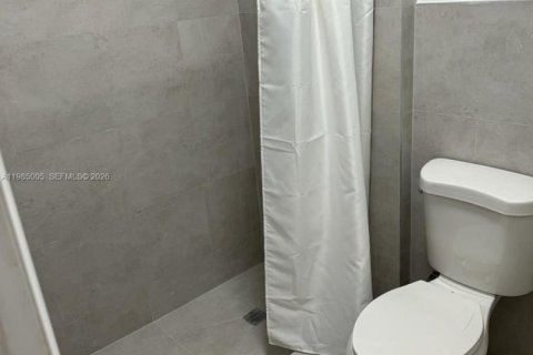 Снять в аренду виллу или дом в Халландейл-Бич, Флорида 3 спальни, 212.47м2, № 2050833 - фото 7