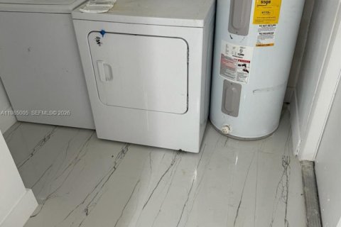 Снять в аренду виллу или дом в Халландейл-Бич, Флорида 3 спальни, 212.47м2, № 2050833 - фото 9