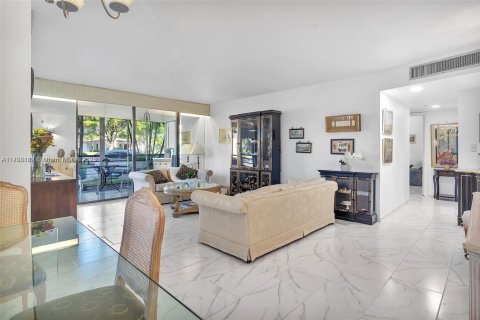 Condominio en venta en Pembroke Pines, Florida, 2 dormitorios, 104.05 m2 № 1861469 - foto 10