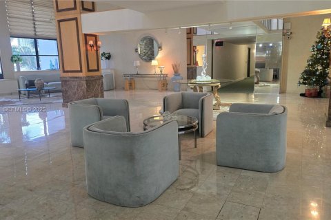 Condominio en venta en Hallandale Beach, Florida, 2 dormitorios, 99.87 m2 № 2035282 - foto 20