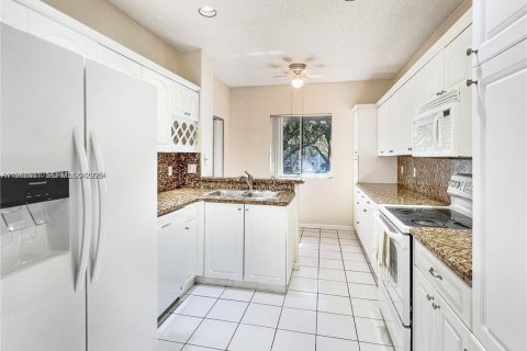 Touwnhouse à vendre à Weston, Floride: 3 chambres, 127 m2 № 2080947 - photo 7