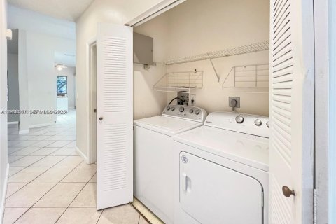 Touwnhouse à vendre à Weston, Floride: 3 chambres, 127 m2 № 2080947 - photo 12