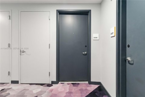 Copropriété à vendre à Miami, Floride: 2 chambres, 60.11 m2 № 2003437 - photo 2