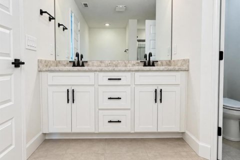 Villa ou maison à vendre à Port St. Lucie, Floride: 4 chambres, 163.04 m2 № 2401733 - photo 8