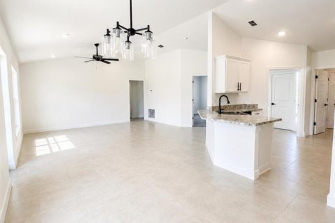 Villa ou maison à vendre à Port St. Lucie, Floride: 4 chambres, 163.04 m2 № 2401733 - photo 11