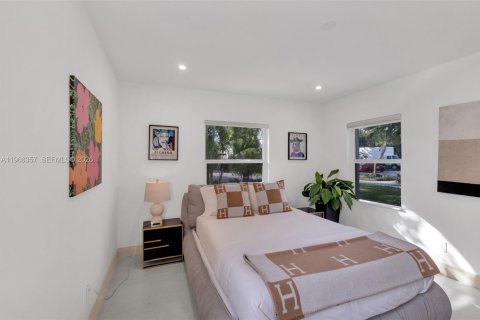 House in Fort Lauderdale, Florida 4 bedrooms, 186.73 sq.m. № 2029414 - photo 21