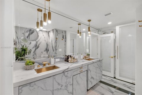 House in Fort Lauderdale, Florida 4 bedrooms, 186.73 sq.m. № 2029414 - photo 15