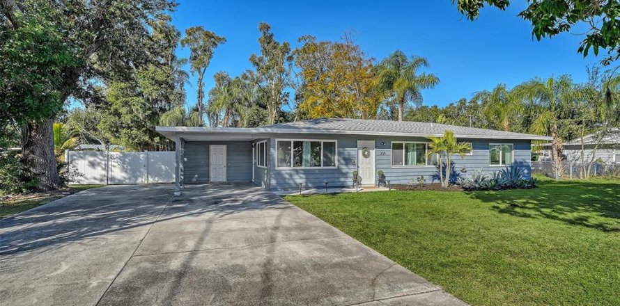 Дом в Сарасота, Флорида 8 комнат, 159.88м2 № 2148669