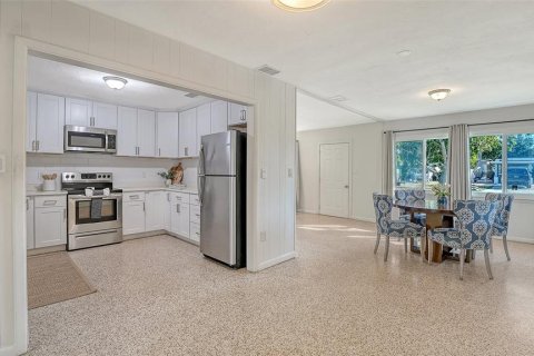 Villa ou maison à vendre à Sarasota, Floride: 3 chambres, 159.88 m2 № 2148669 - photo 9