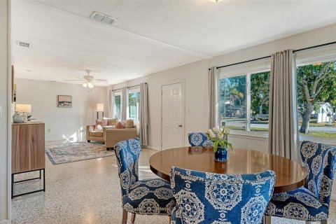 Villa ou maison à vendre à Sarasota, Floride: 3 chambres, 159.88 m2 № 2148669 - photo 8