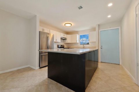 Condominio en venta en Coral Springs, Florida, 2 dormitorios, 85.93 m2 № 2087310 - foto 3