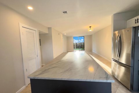 Condominio en venta en Coral Springs, Florida, 2 dormitorios, 85.93 m2 № 2087310 - foto 4