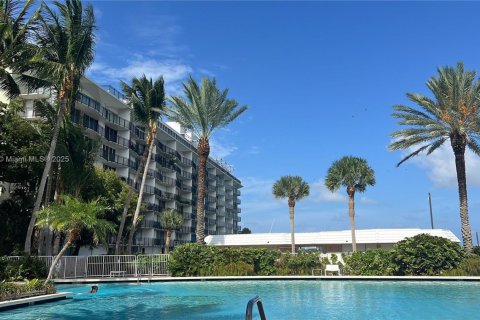 Copropriété à vendre à Miami, Floride: 48.4 m2 № 1800811 - photo 2